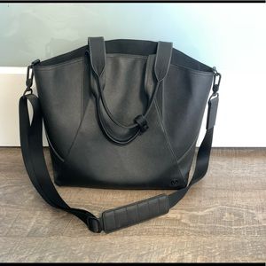 Lululemon small black bucket tote